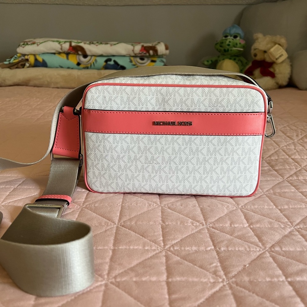 Michael Kors Kenly Crossbody in Grapefruit